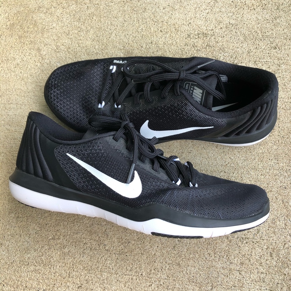 Nike Womens Flex Supreme Training/Running Shoe 9.5
